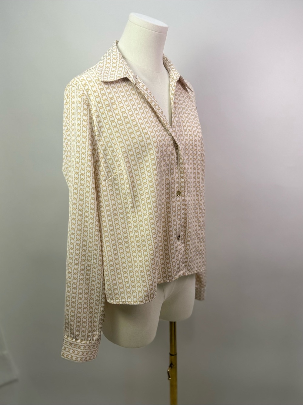 Michael Kors Gold & White Chainlink Pattern Button down long sleeve shirt size L